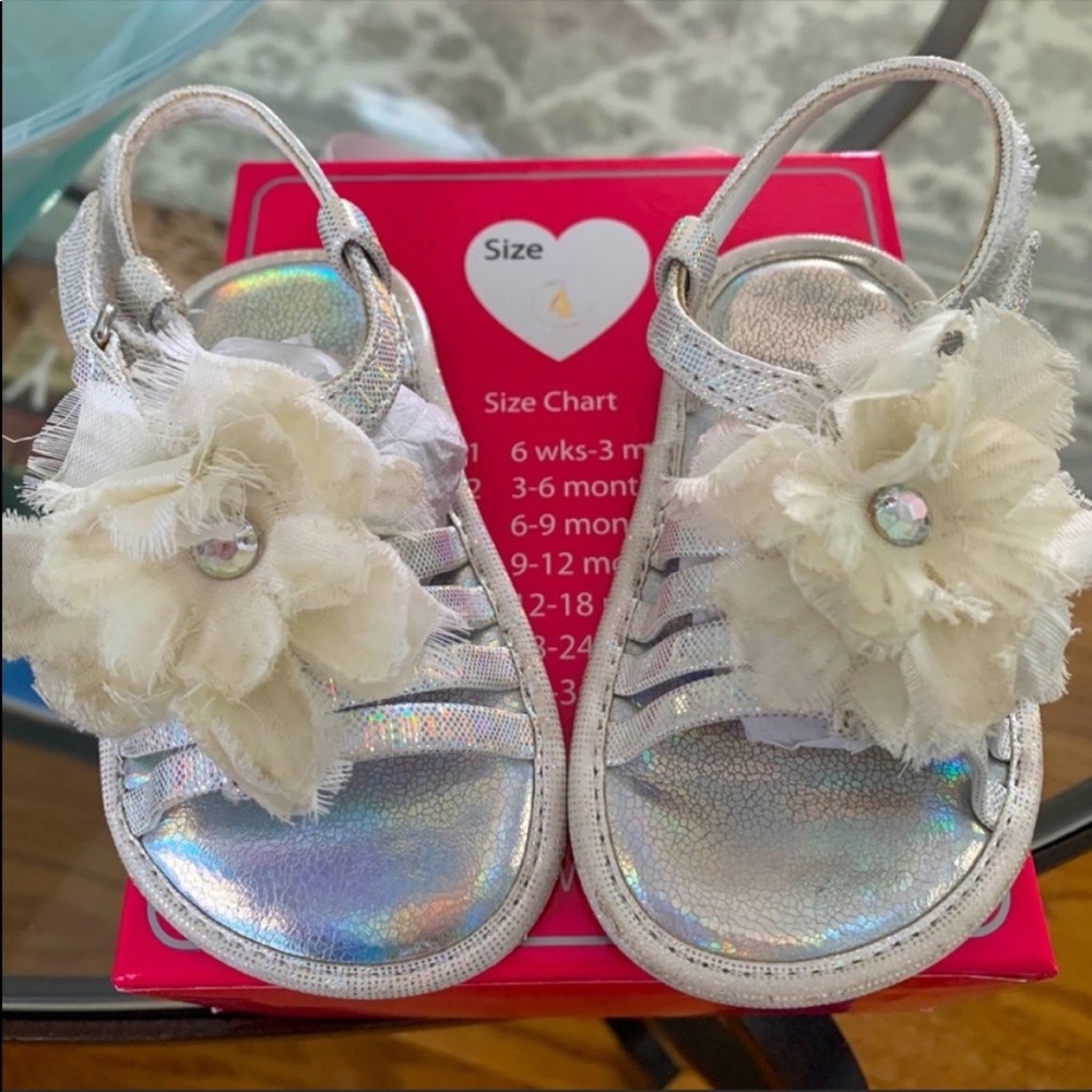 Girls shoes